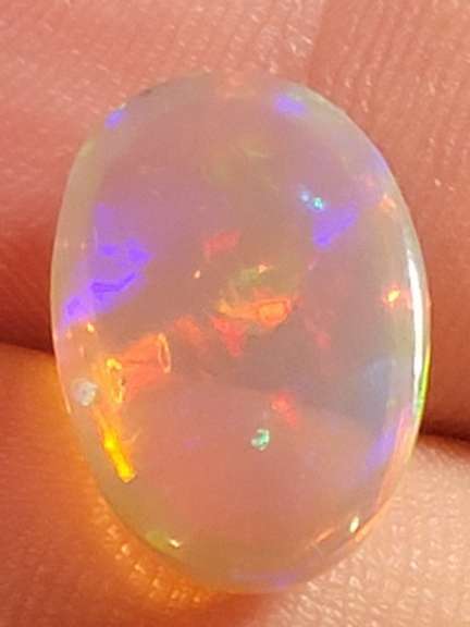 Eye catching 4.35ct block and ribbon pattern Jelly Opal