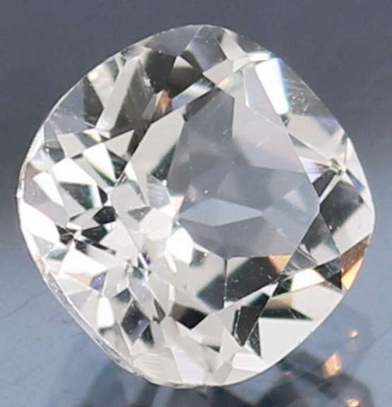 Magnificent 4.91ct diamond white Topaz