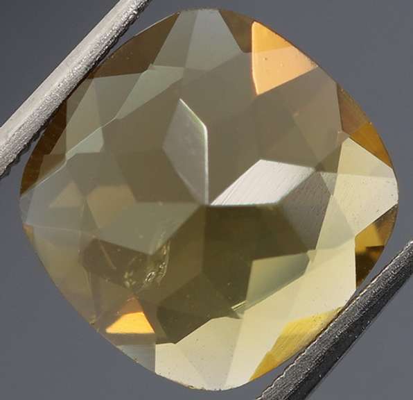 Glistening 3.75ct cushion cut honey Citrine