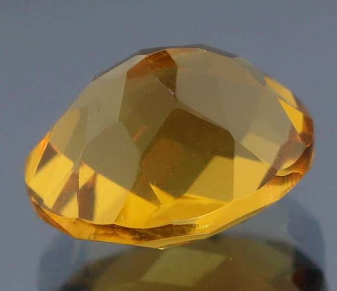 Gorgeous 5.11ct checker top golden orange Citrine