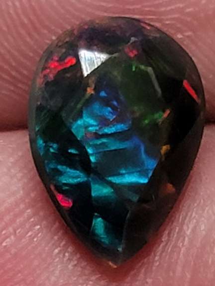 Outstanding 2.13ct high fire Welo black Opal