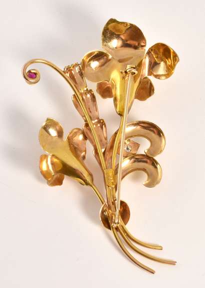 Impressive Vintage Flower Brooch