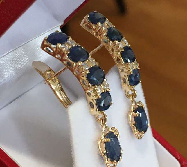 Beautiful 14kt Gold, Blue Sapphire, & Diamond Earrings
