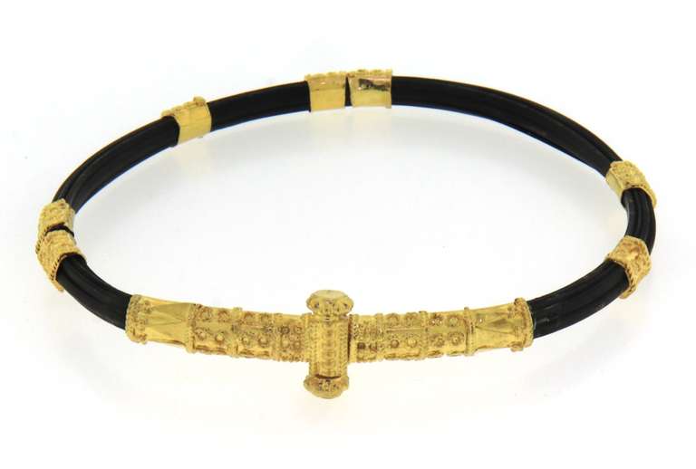 Exciting 18kt Elephant Hair Bangle
