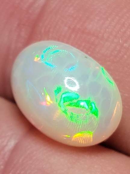 Remarkable 4.17ct block honeycomb Opal