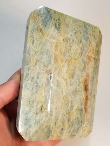 Beautifully marbled 2 1/2 pound untreated Aquamarine!