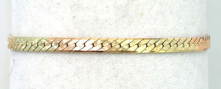 Sleek Curb Oval Chain Bracelet in 14KT Tri-Tone Gold