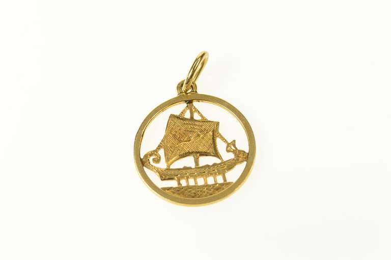18K Yellow Gold Ornate Etched Viking Row Ship Boat Round Charm/Pendant