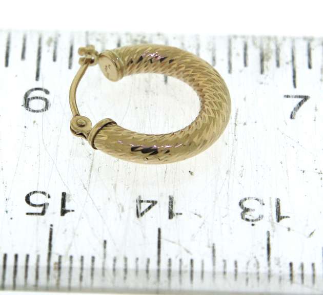 Nice Yellow Gold Twisted Hoop Earrings