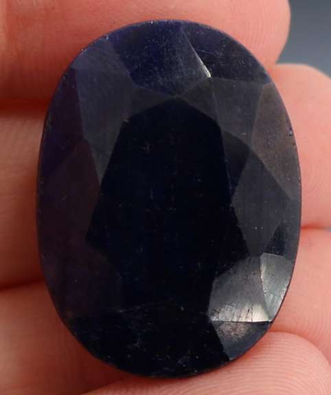 Lavish 91.5ct royal blue Sapphire