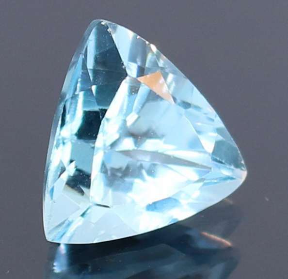 High fire 5.48ct trillion cut Swiss blue Topaz