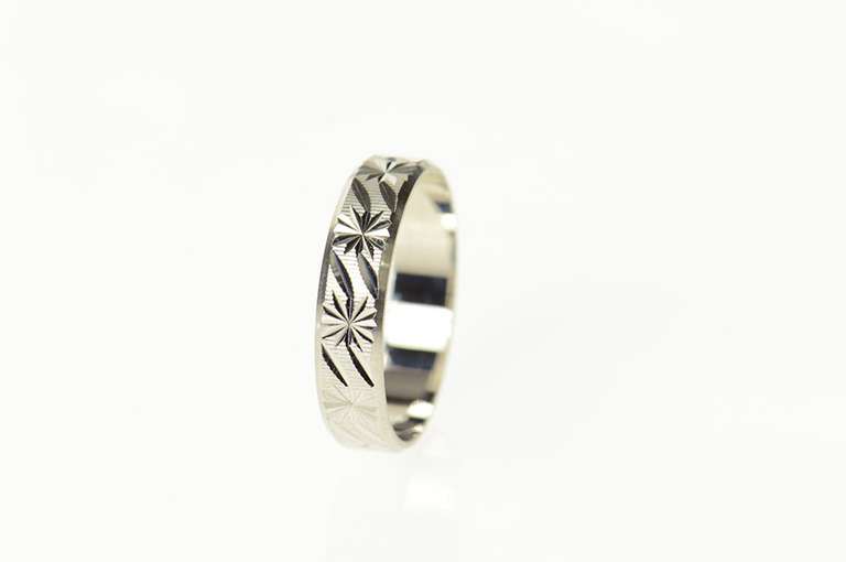 14K White Gold 4.4mm Etched Grooved Pattern Wedding Band Ring