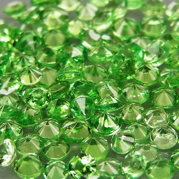 Brilliant! 3.89ct untreated apple green Tsavorite set
