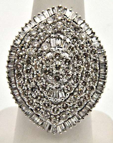 LADIES RING WITH APPROX. 5.00 CARATS OF DIAMONDS
