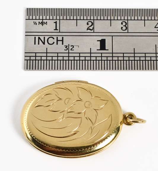 Classic 14k Oval Etched Locket