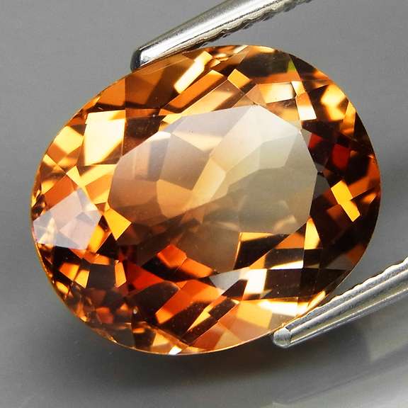 Captivating 6.42ct bicolor Champagne Topaz
