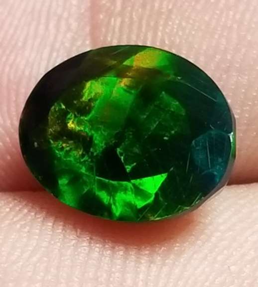 Unbelievable! 2.75ct multicolor Welo Black Opal