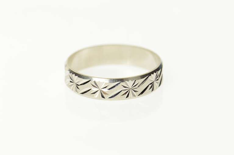 14K White Gold 4.4mm Etched Grooved Pattern Wedding Band Ring