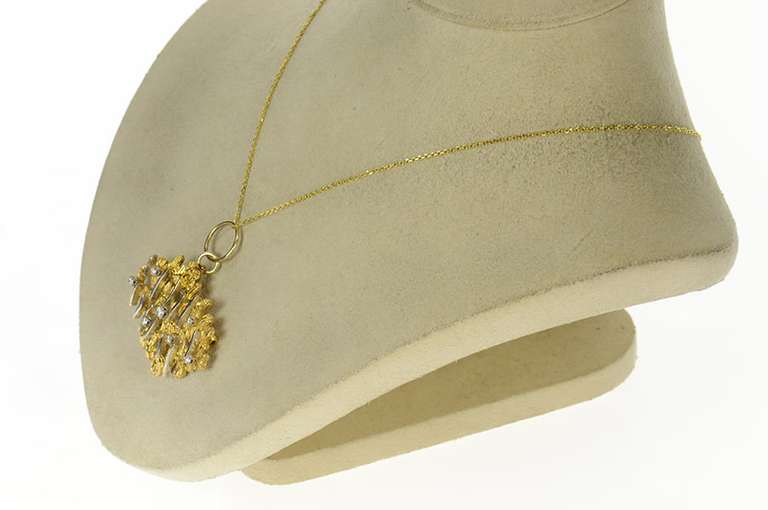 18K Yellow Gold 0.30 Ctw Abstract Grooved Textured Diamond Pendant
