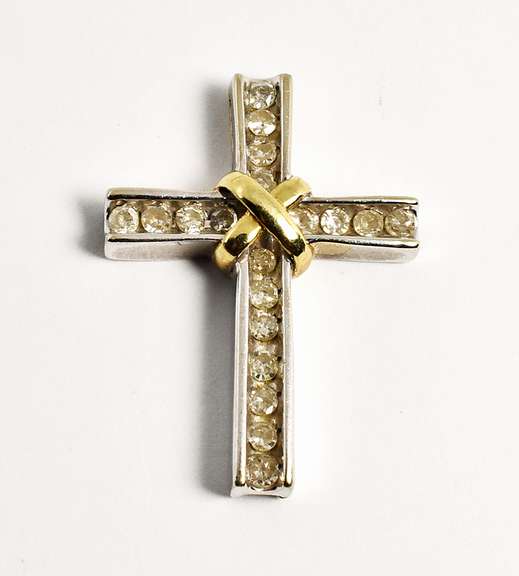 Sweet White Gold Diamond Cross
