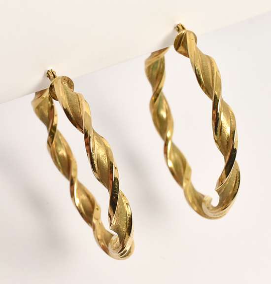 Pretty Scalloped Hoops