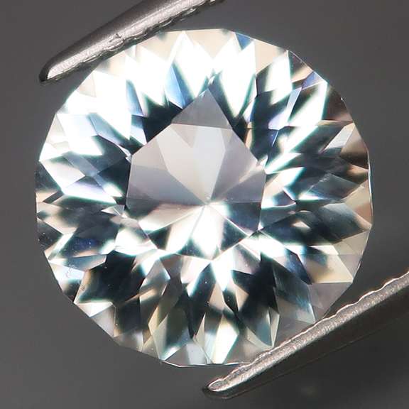 Brilliant 5.20ct diamond white Topaz
