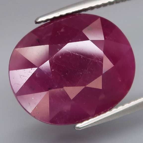 Stunning 18.50ct Unheated Guinea Ruby
