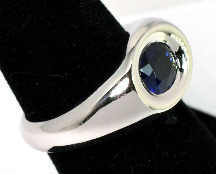 Hefty 1.61CT Sapphire Mauboussin Ring in 18KT White Gold