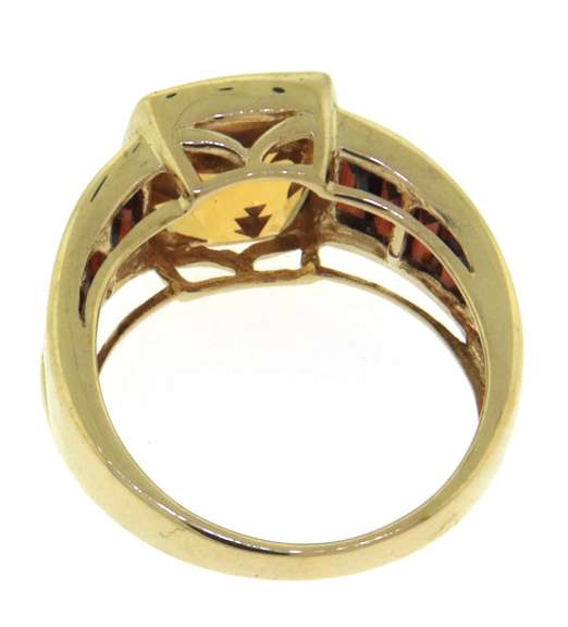 Lovely Yellow Gold Garnet and Citrine Band Ring