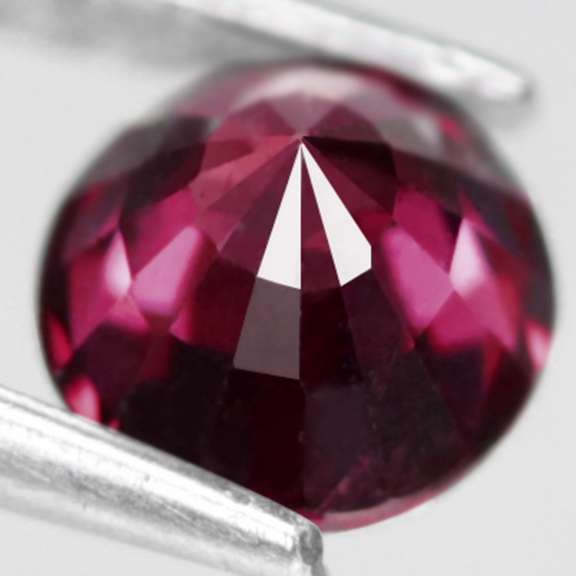 Glittering rich violet 1.21ct Rhodolite Garnet solitaire