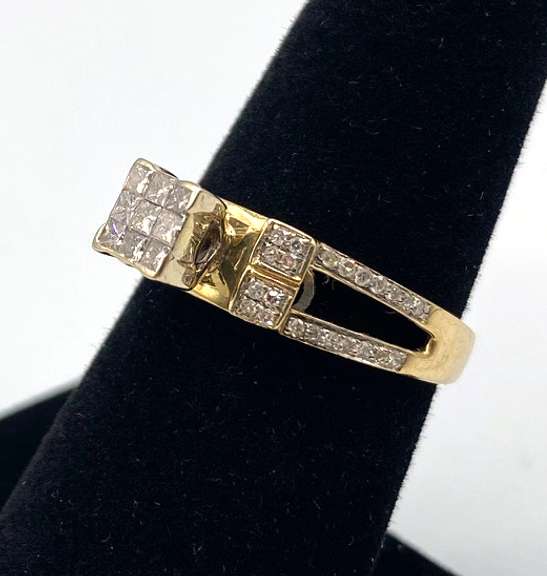 Radiant 10kt Yellow Gold Diamond Cluster Ring
