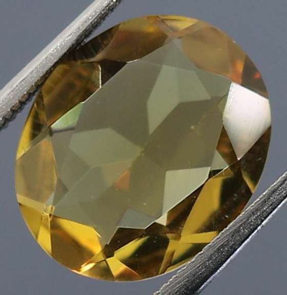 Striking 3.59ct golden yellow Citrine