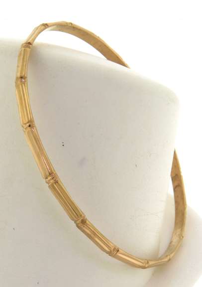 Handsome 21kt Bangle Bracelet