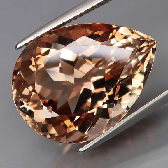 Substantial 21.82ct vintage champagne Topaz