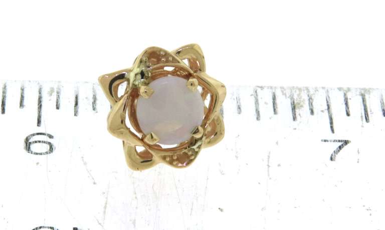 Lovely Yellow Gold Opal Earrings