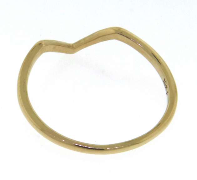 Beautiful Yellow Gold V Band