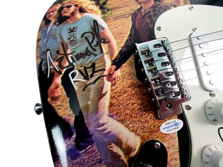 Lynyrd Skynyrd Artimus Pyle Autographed Signed Photo Guitar ACOA Witness ITP