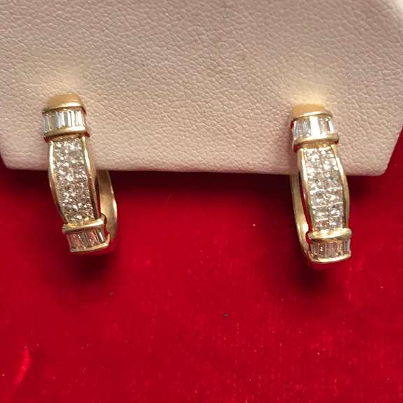 14K YELLOW GOLD LADIES DIAMOND EARRINGS