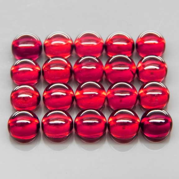 Gorgeous chianti red 8.79ct 20pc Garnet set