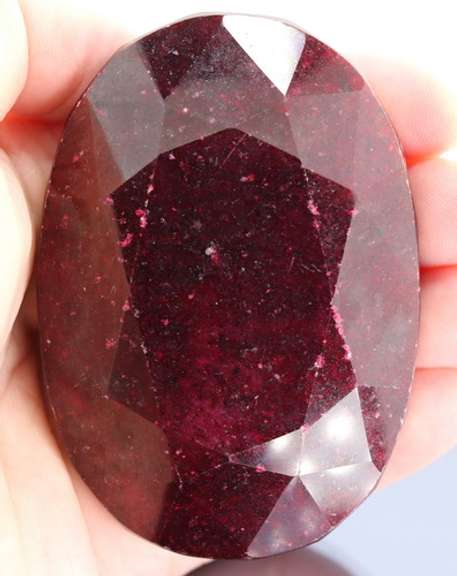 Huge! 1097.5ct rich red Ruby