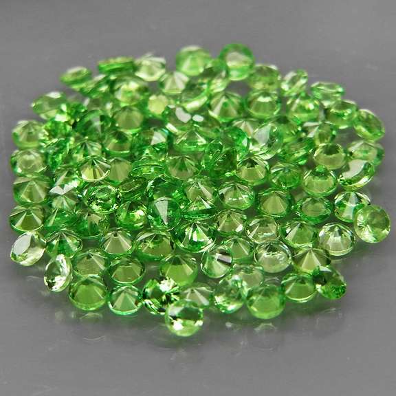 Brilliant! 3.89ct untreated apple green Tsavorite set