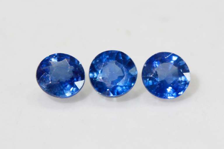 Juicy Natural Sapphires - Suite of 3