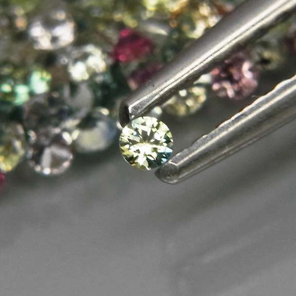 Glittering 3.07ct 150 piece Sapphire set