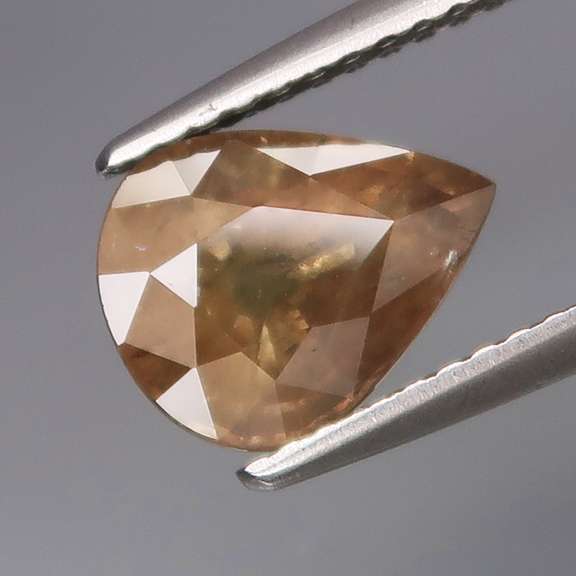 Gorgeous 2.75ct golden Sapphire