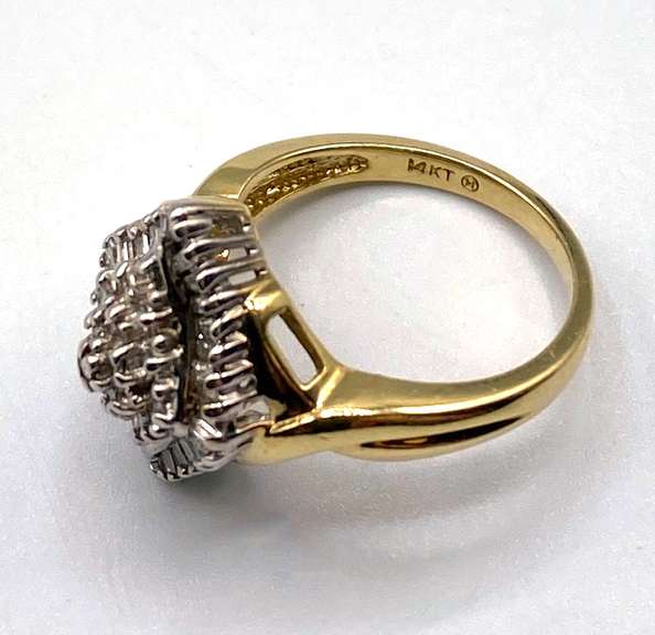 14kt Yellow Gold Diamond Cluster Ring