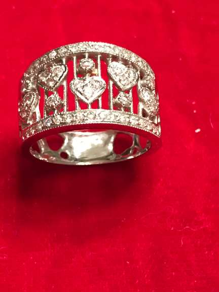 LADIES 18K WHITE GOLD DIAMOND BAND