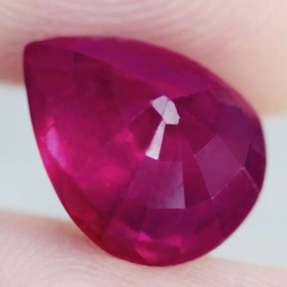 Glistening 5.68ct blood red Ruby