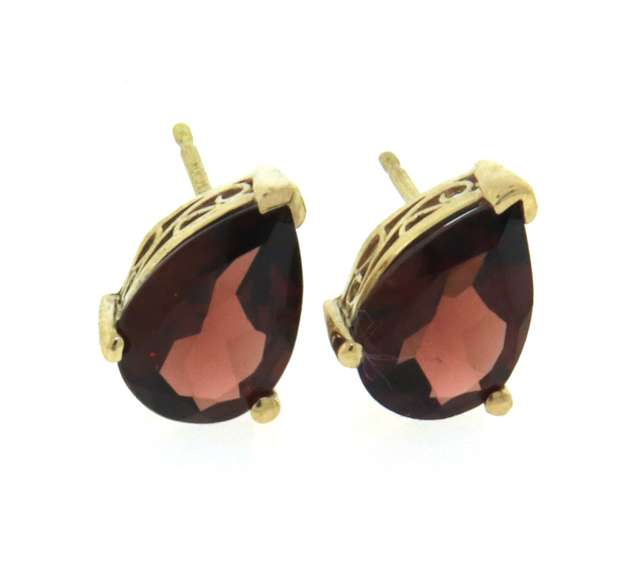 Fabulous Yellow Gold Pear Garnet Earrings
