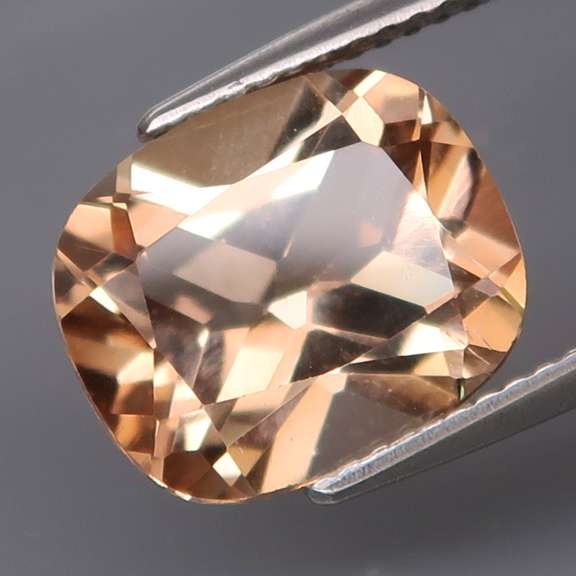 Sparkling 6.59ct peach champagne Topaz