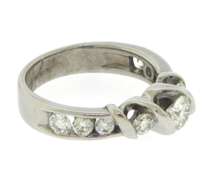 Lustrous White Gold 1cts Diamond Engagement Ring